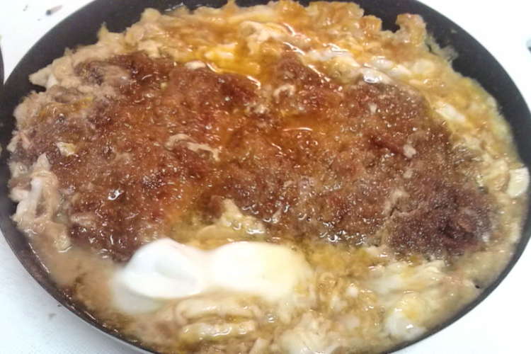 勝負時の定番 こぶ茶でカツ丼 カツ煮 レシピ 作り方 By Chiijyou クックパッド 簡単おいしいみんなのレシピが366万品