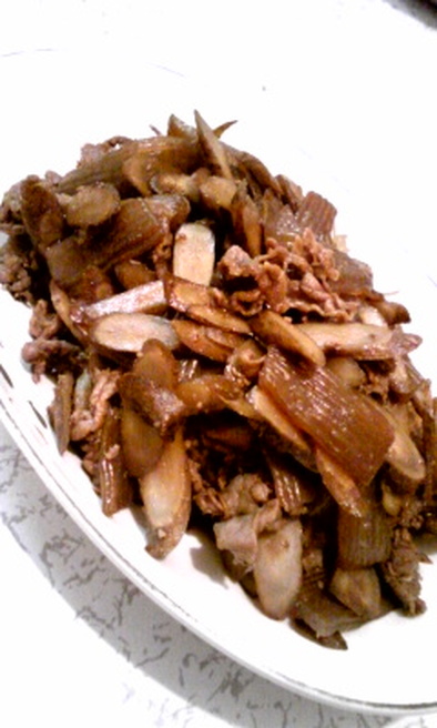 ｻﾞ和食！豚とごぼうと蒟蒻の炒め煮の写真