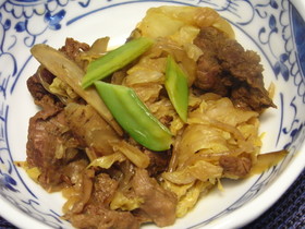 牛スジ肉のすき焼き風煮物