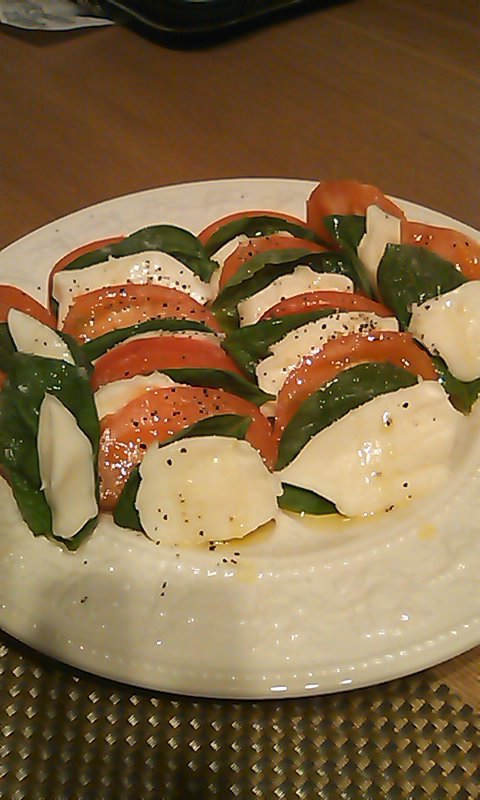 トマトとモッツァレラのカプレーゼの画像