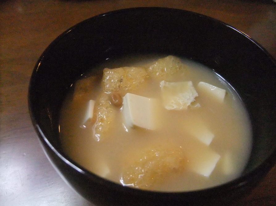 納豆のお味噌汁の画像