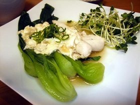 鶏のささみとチンゲン菜の卵白ソース