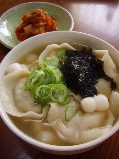 幸せの一口❤韓国水餃子(マンドゥ)スープの写真