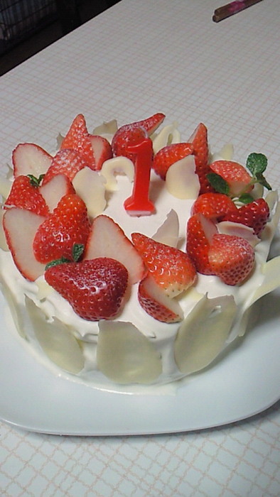 簡単かわいい★苺のデコレーションケーキの写真