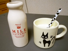 ホットミルク+バニラエッセンス