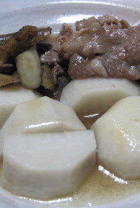 牛肉と里芋とごぼうの煮物