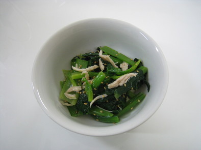 小松菜と鶏ササミのナムルの写真