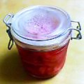 母から習った赤たまねぎの酢漬け
