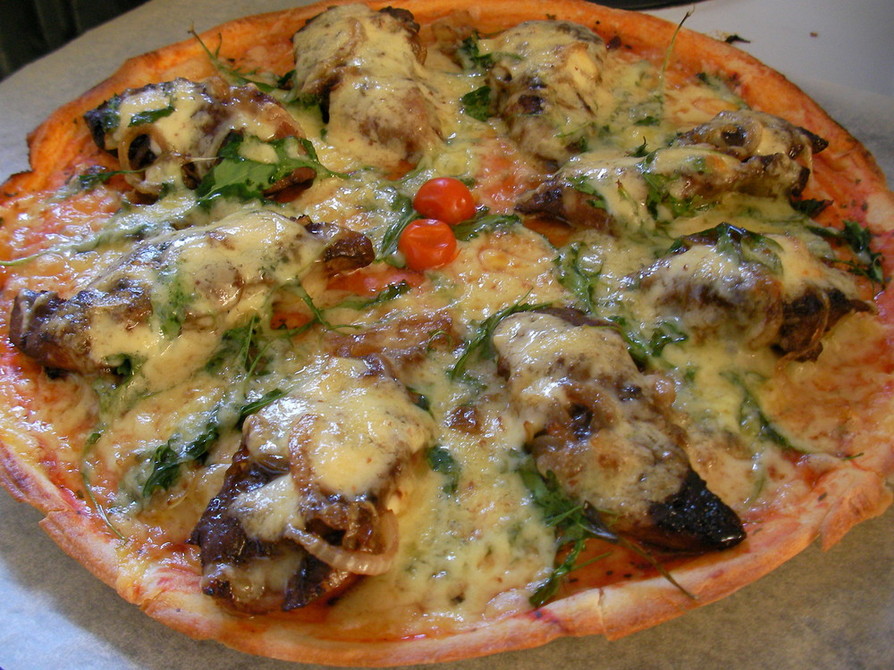市販のピザ生地で、簡単テリヤキチキンピザの画像
