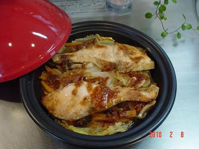 タジン鍋で鮭のちゃんちゃん焼きの写真