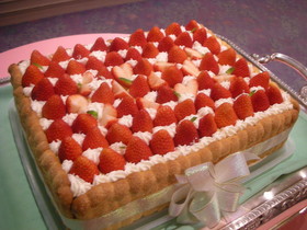 いちごたっぷり☆ウエディングケーキ