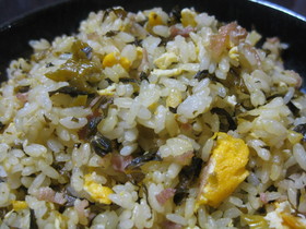 簡単過ぎる高菜チャーハン☆