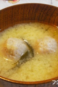トウジン（白身魚）団子の味噌汁