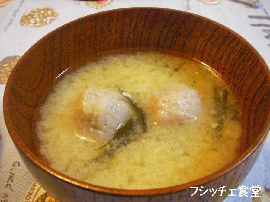 トウジン（白身魚）団子の味噌汁の画像