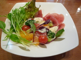 グレープフルーツで朝食サラダ