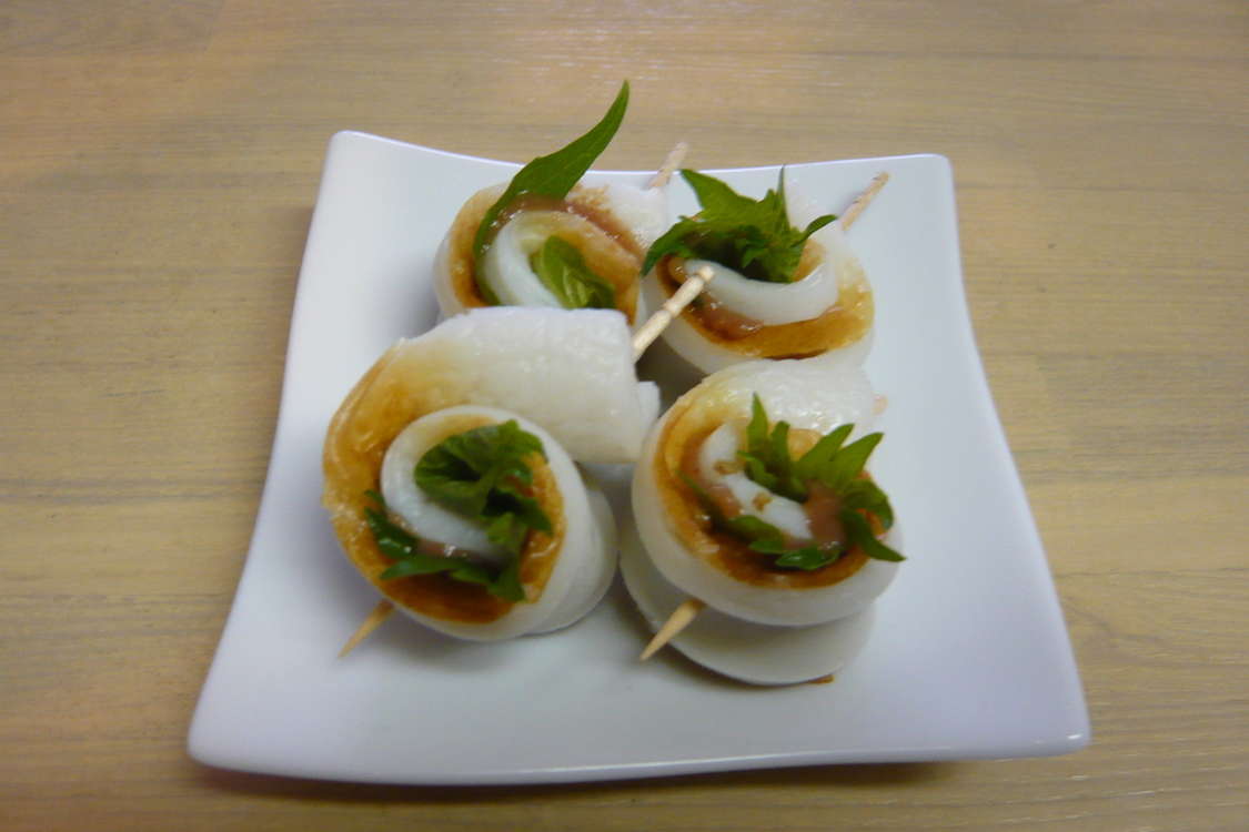 おつまみに ちくわと梅の巻物 レシピ 作り方 By Kyu Pi クックパッド 簡単おいしいみんなのレシピが378万品