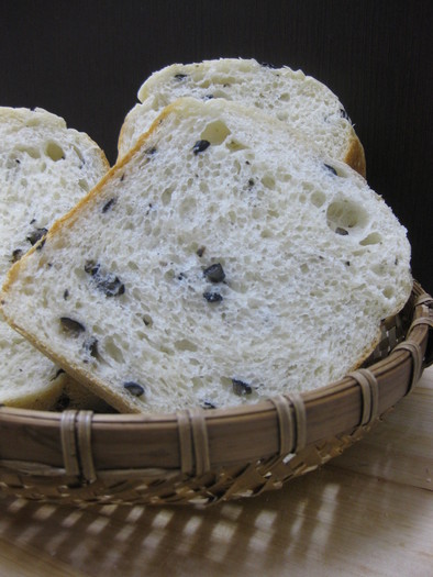 ＨＢノンオイルのオリーブ食パンの写真