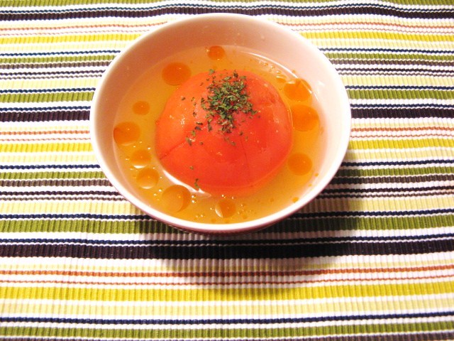 ラー油で丸々トマトのピリ辛★ミソスープの画像