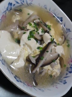 寒い日にポカポカ暖まる中華スープの画像