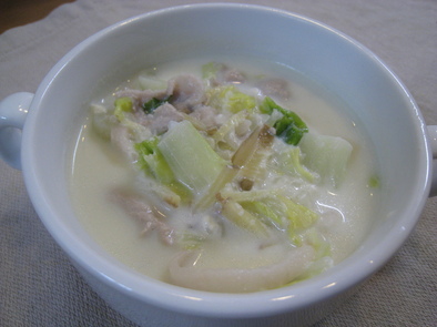 塩麹さんで白菜豆乳スープの写真