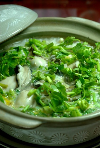 簡単　牡蠣と芹の雑炊の写真