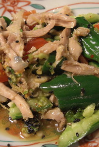 たたききゅうりとゆで鶏の中華風サラダ