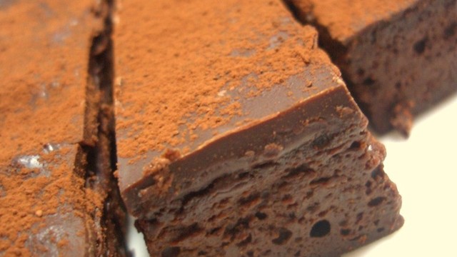材料3つ ハマる食感チョコケーキ レシピ 作り方 By ｅｒｉえりぃ クックパッド 簡単おいしいみんなのレシピが350万品