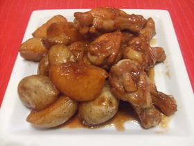 ほくほくЗ 新じゃがと手羽のあまから煮