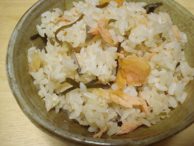 塩鮭＆塩昆布の炊き込みご飯の画像