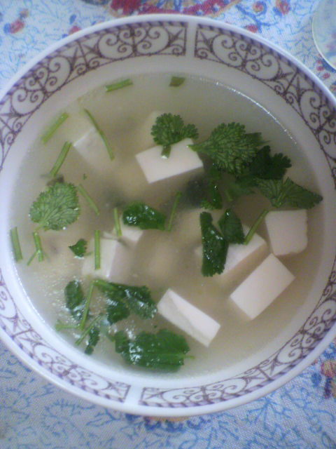 中国人が作る香菜豆腐スープの画像