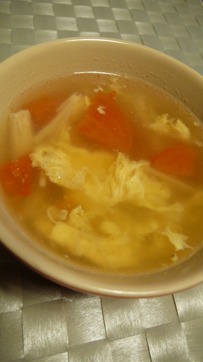 ふんわり卵とトマトの春色スープの画像