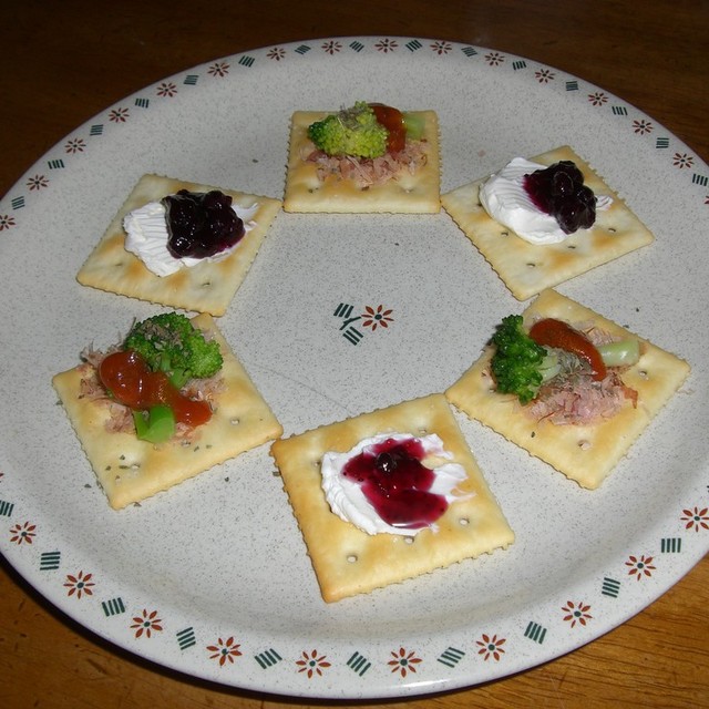 クラッカーでパーティーメニュー レシピ 作り方 By Skymihiro クックパッド 簡単おいしいみんなのレシピが350万品