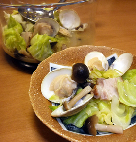 電子レンジではまぐりとキャベツの酒蒸し