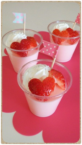 牛乳だけ♥苺ミルクプリン