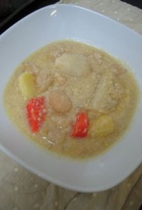 白花豆と根菜の豆乳味噌スープ