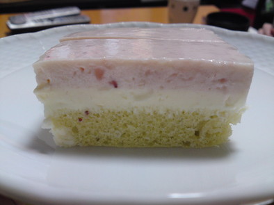 菱餅風３色レアチーズケーキの写真