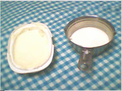 手作りバターと本物バターミルクの写真