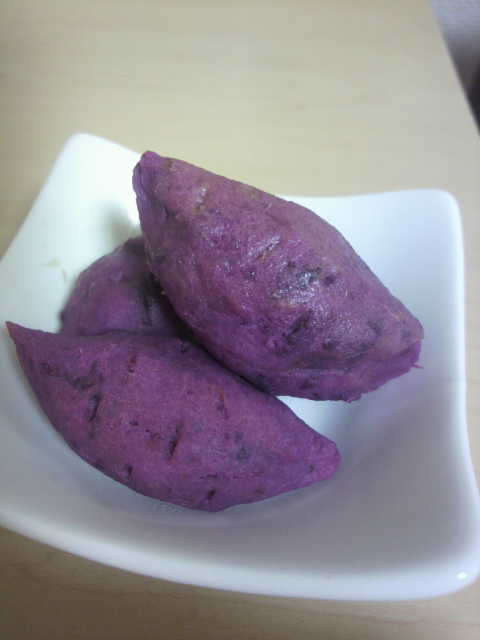 紫芋でミニ芋♡の画像