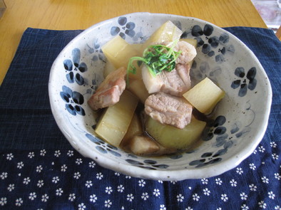 簡単☆大根と豚ばらかたまり肉の煮物の写真