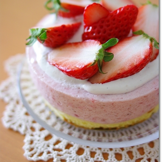 簡単 いちごムースケーキ レシピ 作り方 By うっひー クックパッド