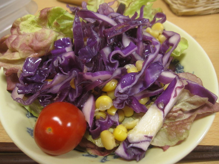 シャキシャキ！紫キャベツとコーンのサラダの画像