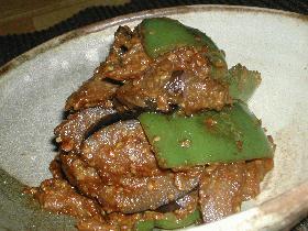 なすとピーマンのゴマ味噌炒め