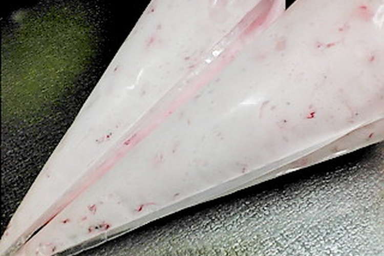 ピンク色が可愛い苺ホイップ レシピ 作り方 By もももチャン クックパッド 簡単おいしいみんなのレシピが364万品