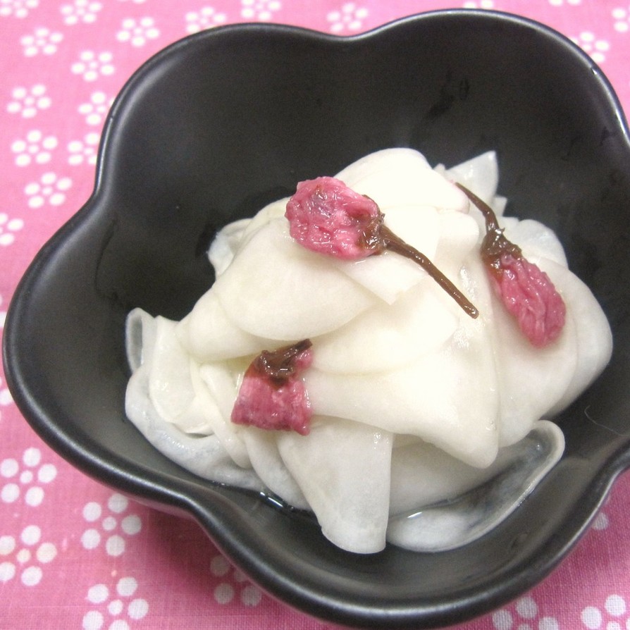 お花見弁当✿簡単！桜とカブの甘酢漬け✿の画像