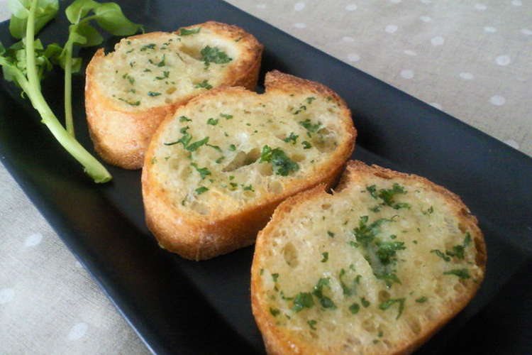 おつまみトースト ガーリックバター レシピ 作り方 By Saretta クックパッド 簡単おいしいみんなのレシピが366万品