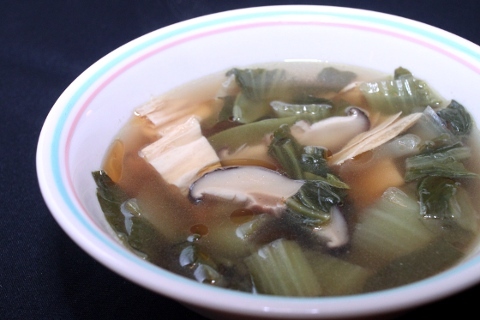乾燥湯葉と青梗菜の中華スープの画像