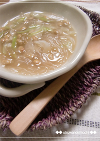 ゴマ風味♪納豆と春雨のネバネバ中華スープ