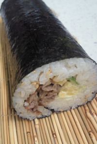 簡単寿司飯いらず☆牛肉と沢庵の海苔巻き！