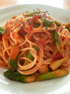 アスパラのトマトソーススパゲティの画像