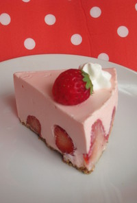 ピンクな♡苺レアチーズケーキ